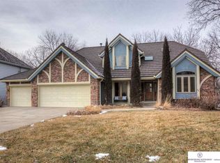 15522 Pine St, Omaha, NE 68144