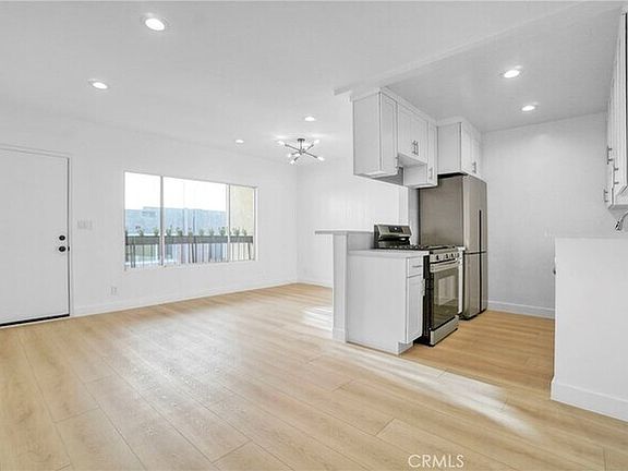 3rd image of 1534 Euclid St #6