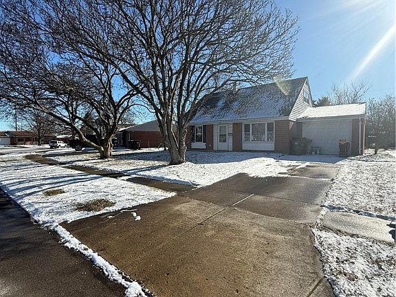 4th image of 40 Greencliff Dr