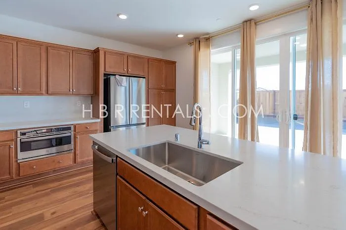 2752 Tribune St — Photo 9