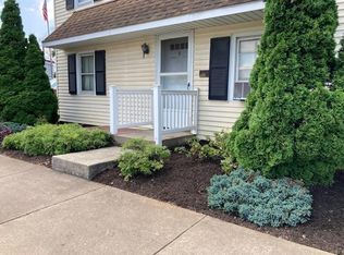 738 Main St #2, Akron, PA 17501