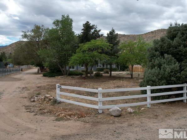 215 Mule Deer Rd, Coleville, CA 96107