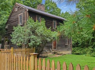 1 Johnnie Cake Ln, Newtown, CT 06470