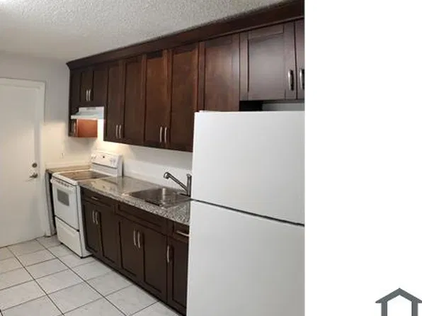 5931 NW 19th St, Lauderhill, FL 33313