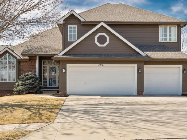 2711 Leigh Ln, Papillion, NE 68133