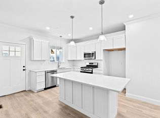 3 Wildwood Ln #A, Sagamore Beach, MA 02562