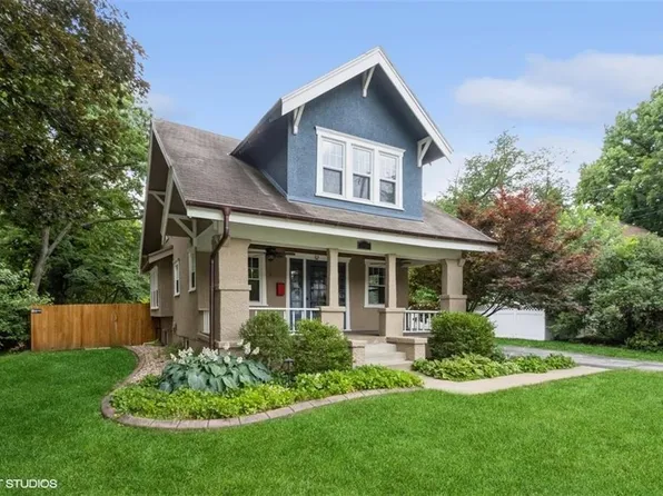 7209 W 65th St, Overland Park, KS 66202