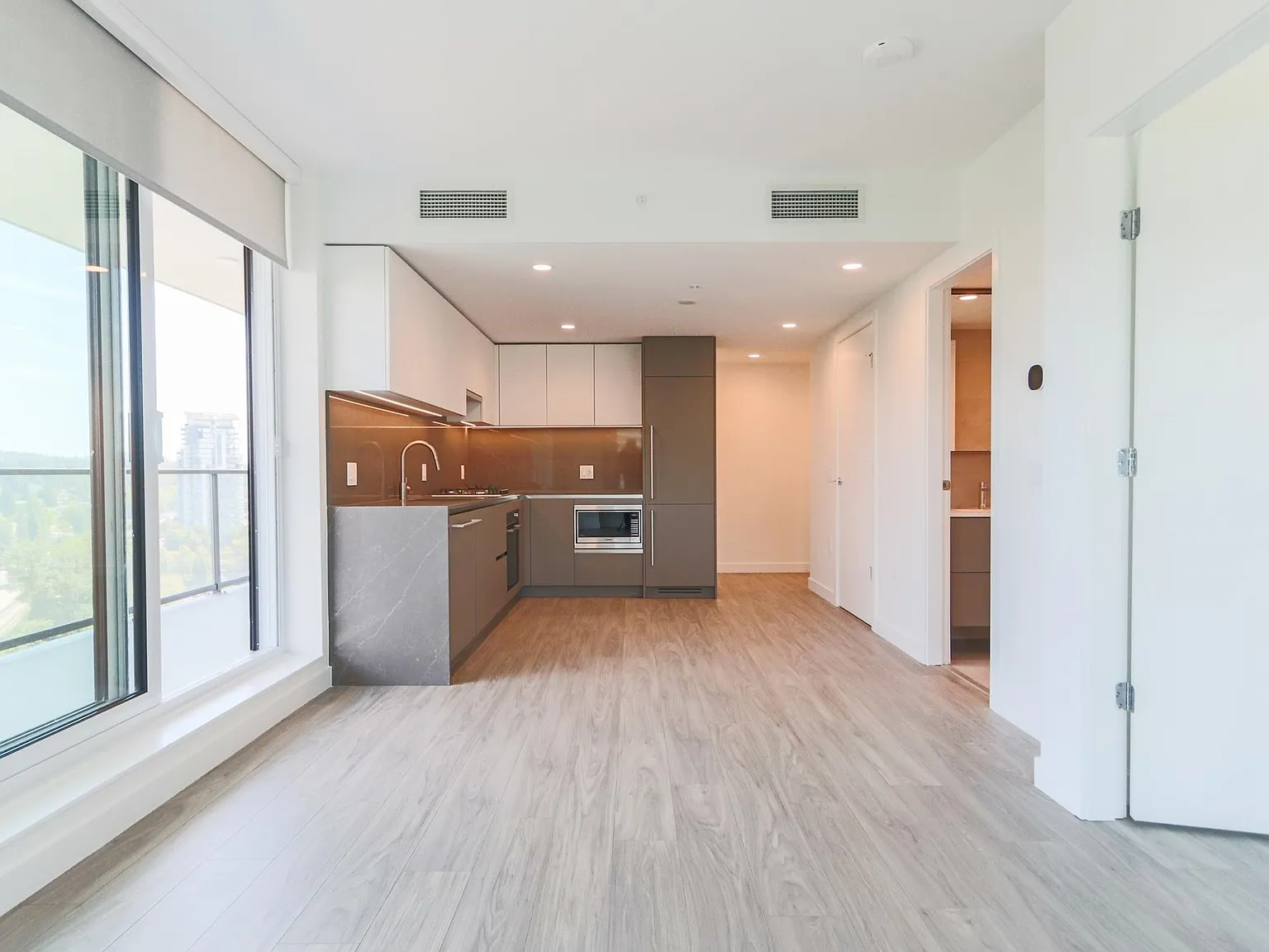 1 bed, 594 sqft, $2,550 — Photo 2