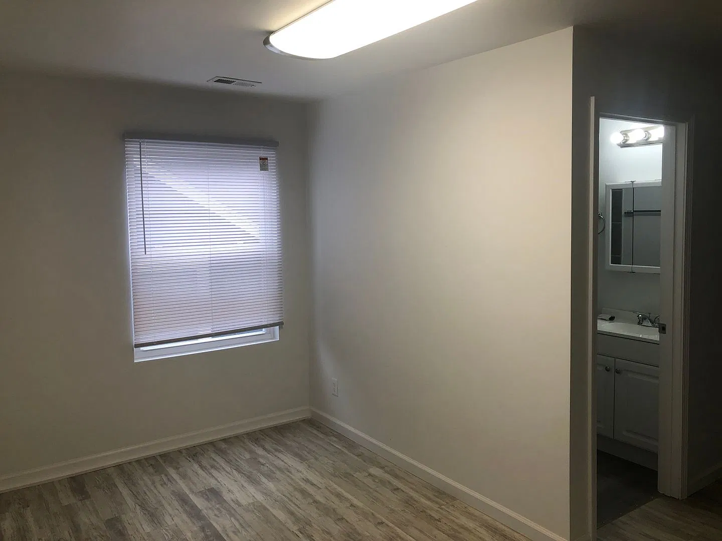 1609 Gunter St — Photo 3