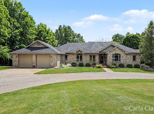 9899 Twelve Point Dr NE, Rockford, MI 49341