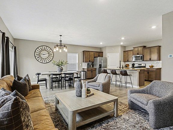 3rd image of 298 Shady Hollow Dr