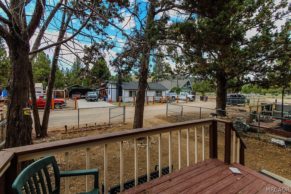 2 bed, 1.0 bath, 747 sqft, $1,650 — Photo 2