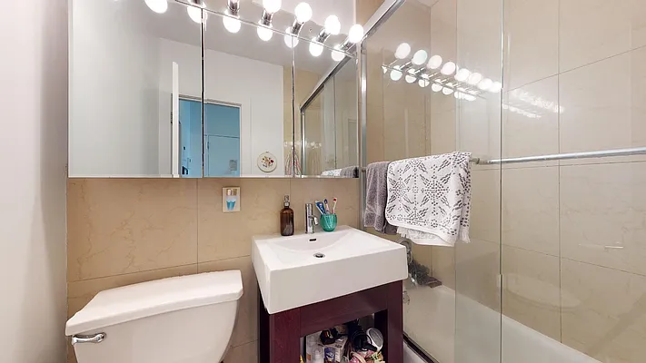 Rented by Bond New York | media 17