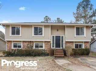 40 Old Post Rd, Jonesboro, GA 30238