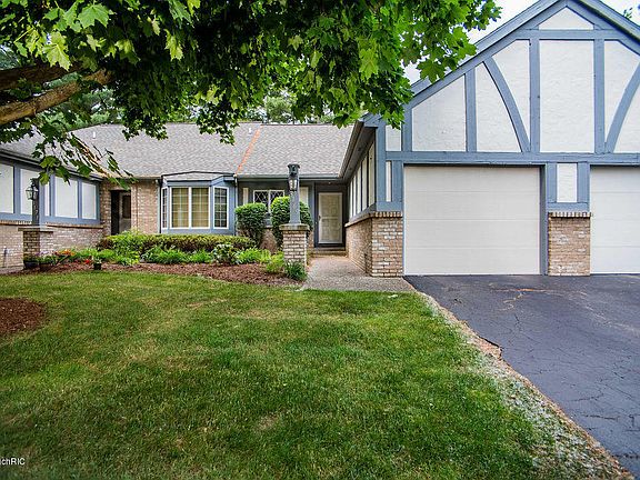 2nd image of 3169 Maple Villa Dr SE
