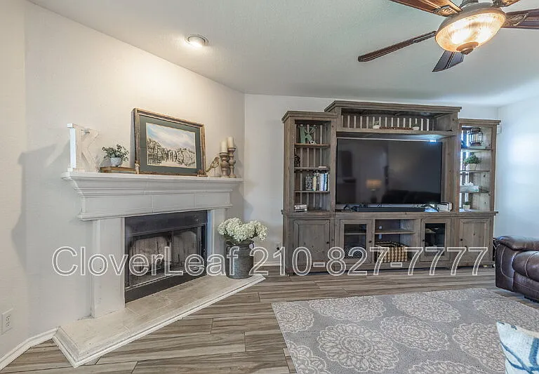 9715 Justice Ln — Photo 10