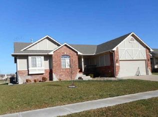 2712 E Mason Ridge Dr, Derby, KS 67037