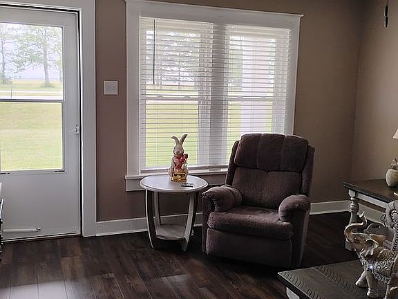 Entryway / living room