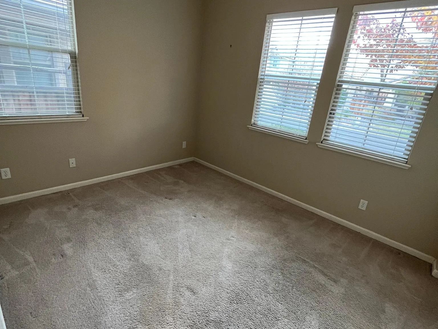 3 bed, 1447 sqft, $2,400 — Photo 4