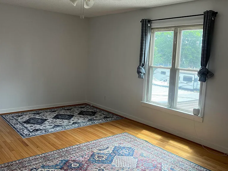 427 Russell St NE — Photo 10