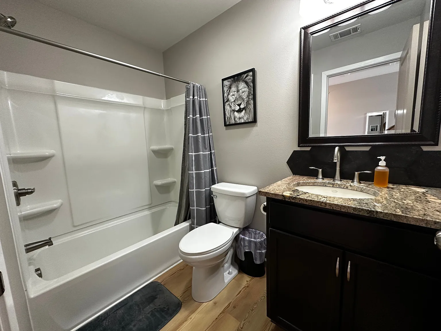 Studio, 1.0 bath, 522 sqft, $1,250 — Photo 2