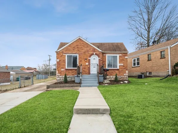 540 Kingston Dr, Saint Louis, MO 63125
