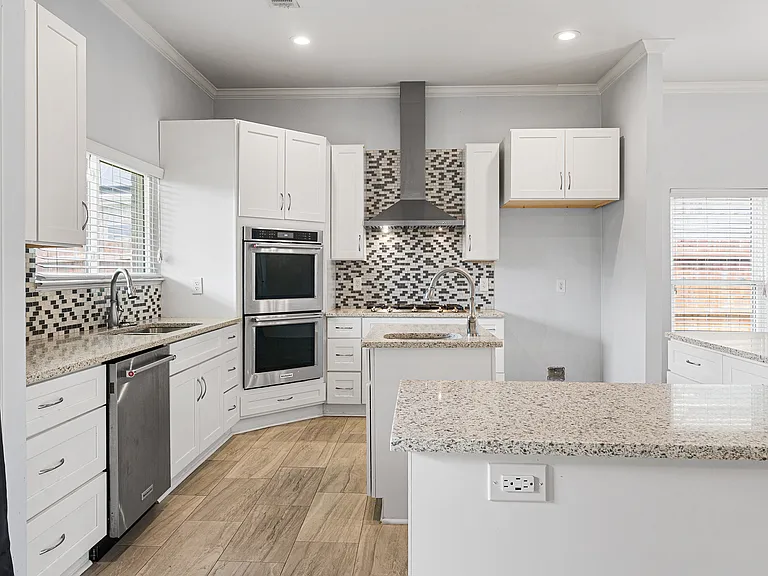 8406 Willowbrook Dr — Photo 10