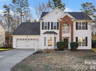 10317 Stoneykirk Ln, Charlotte, NC 28269