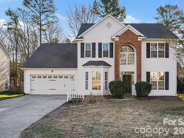 10317 Stoneykirk Ln, Charlotte, NC 28269