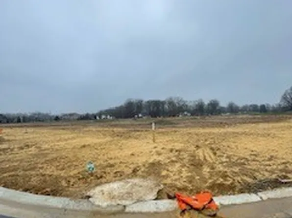 Putter Ave NW, Massillon, OH 44646