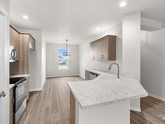 5th image of 7264 S Bungalow Ave