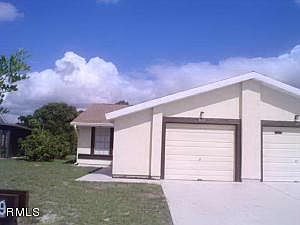 1st image of 1417 SE Larkwood Cir