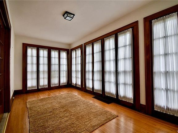 3rd image of 203 Highgate Ave