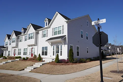 1532 Henry St Photo 1