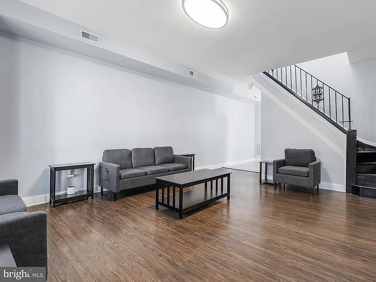 1713 E Lafayette Ave — Photo 3