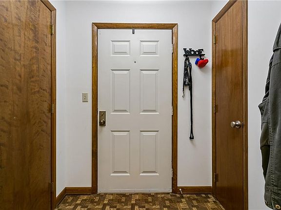 4th image of 102 Arena St