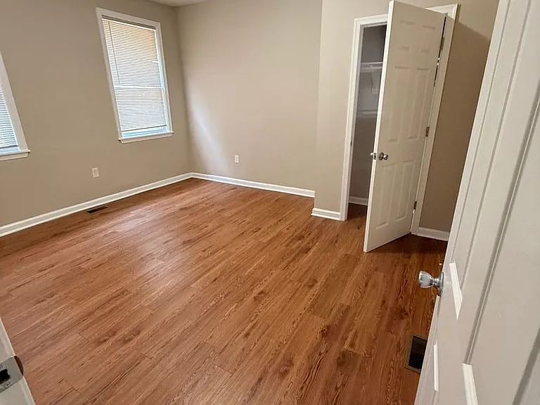 601 Whitelock St — Photo 8