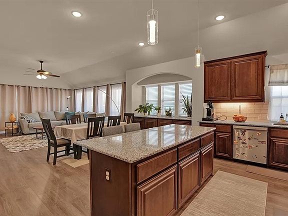 3rd image of 900 Granger Dr