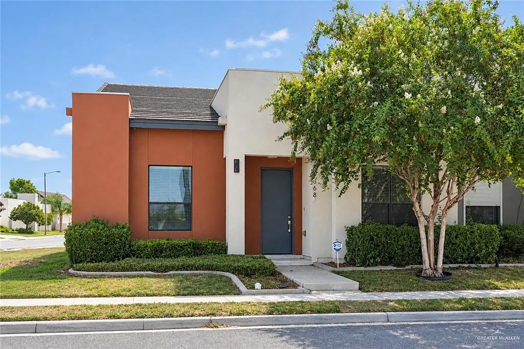 3 bed, 2.0 bath, 1982 sqft, $2,200 — Photo 1