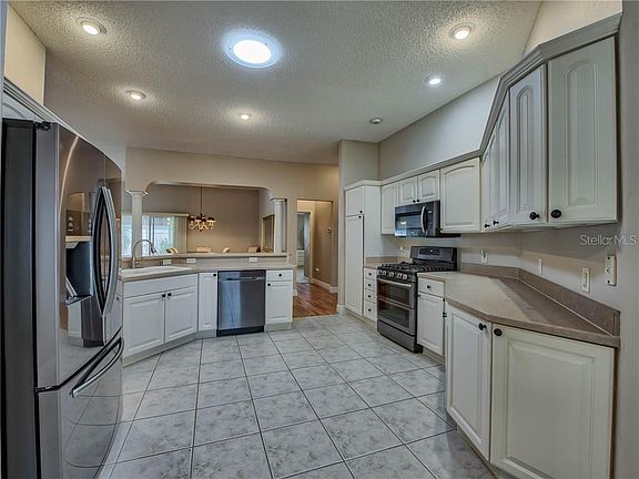 3rd image of 1415 Greenville Way