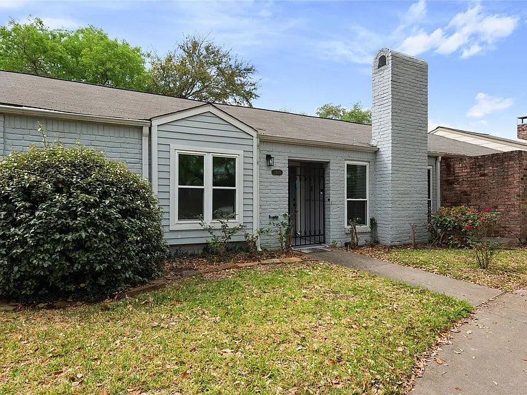 11805 Southlake Dr — Photo 2