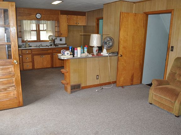 Dining room/counter
