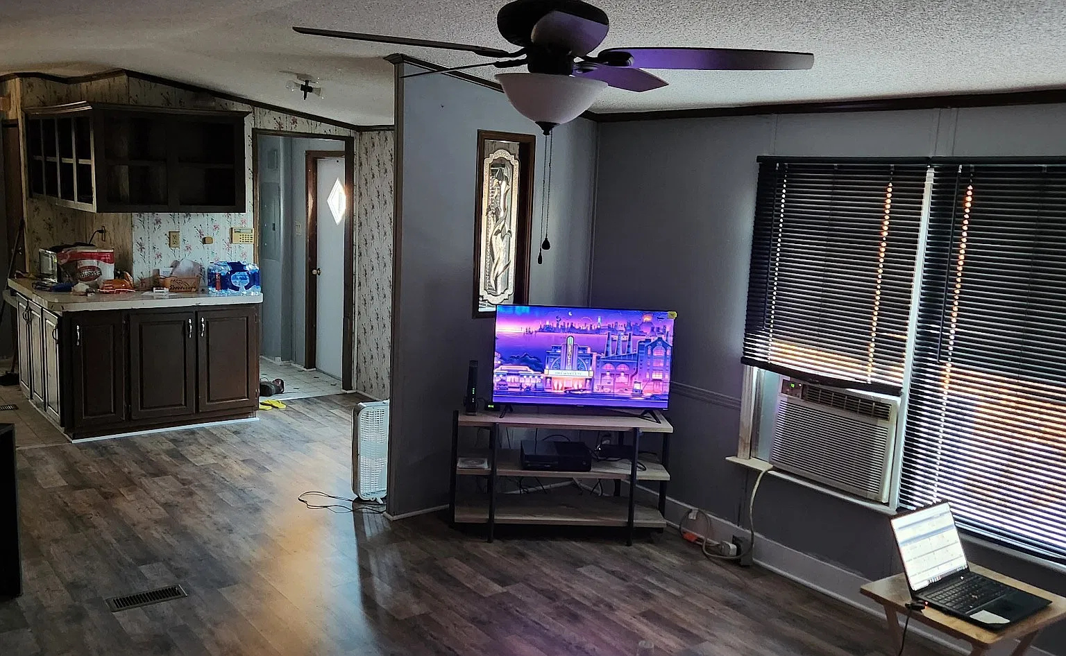 2 bed, $900 — Photo 1