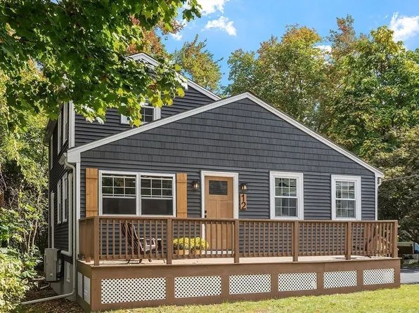 12 Veranda Ave, Wilmington, MA 01887