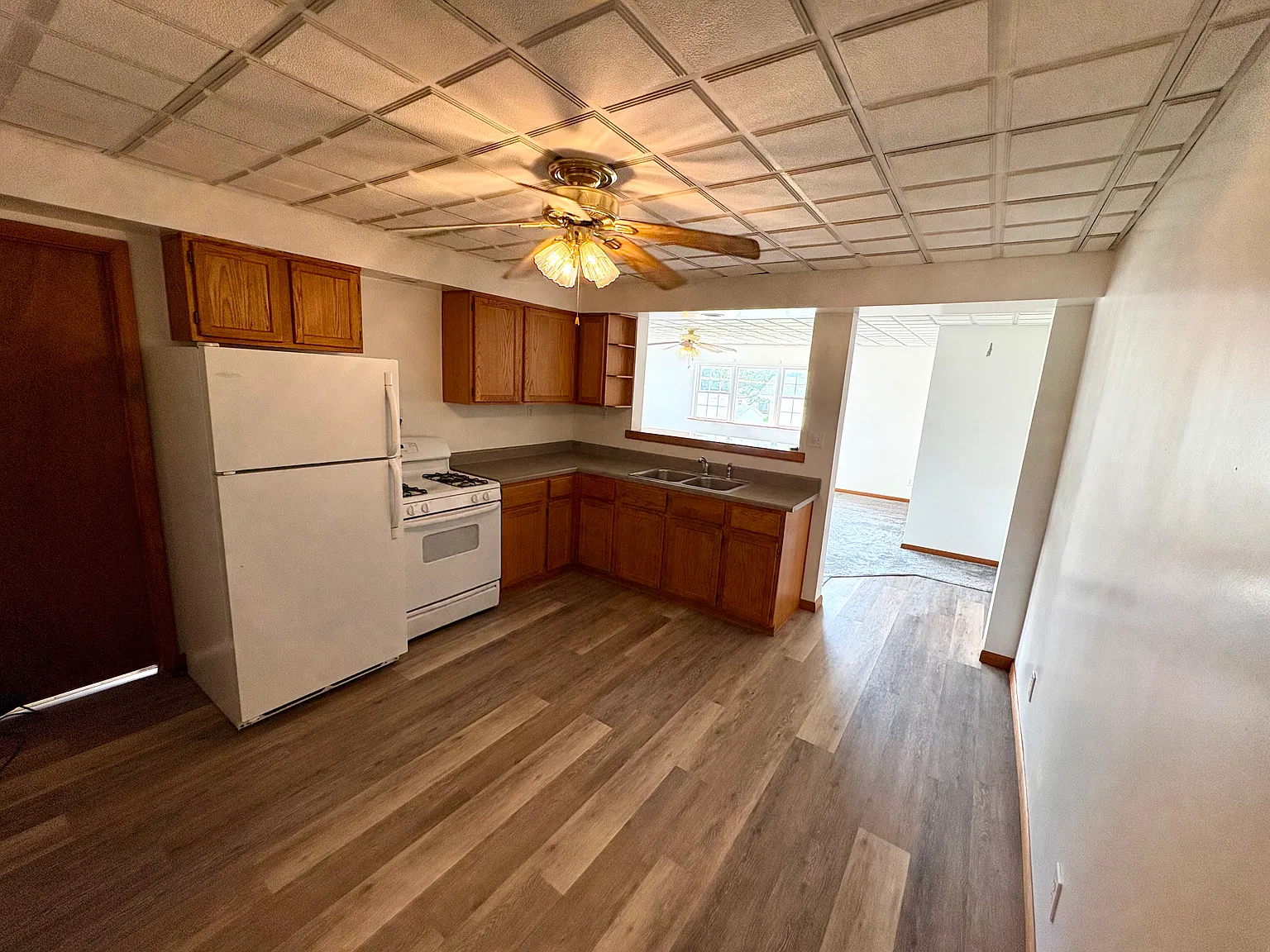 2 bed, $950 — Photo 2