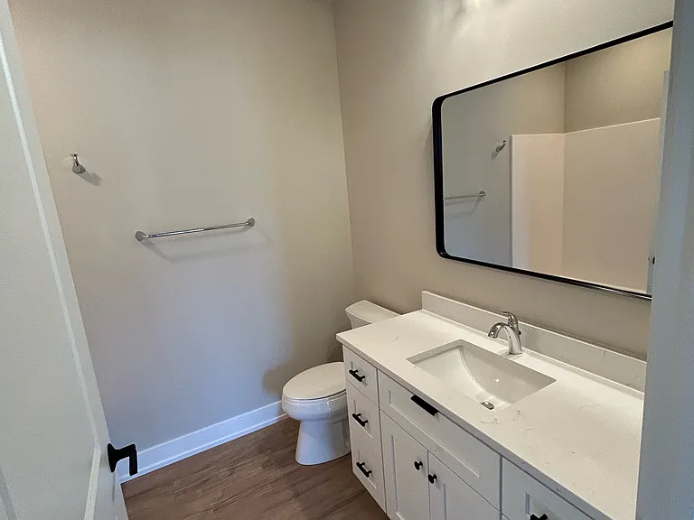 2012 Winnebago St #206 — Photo 3