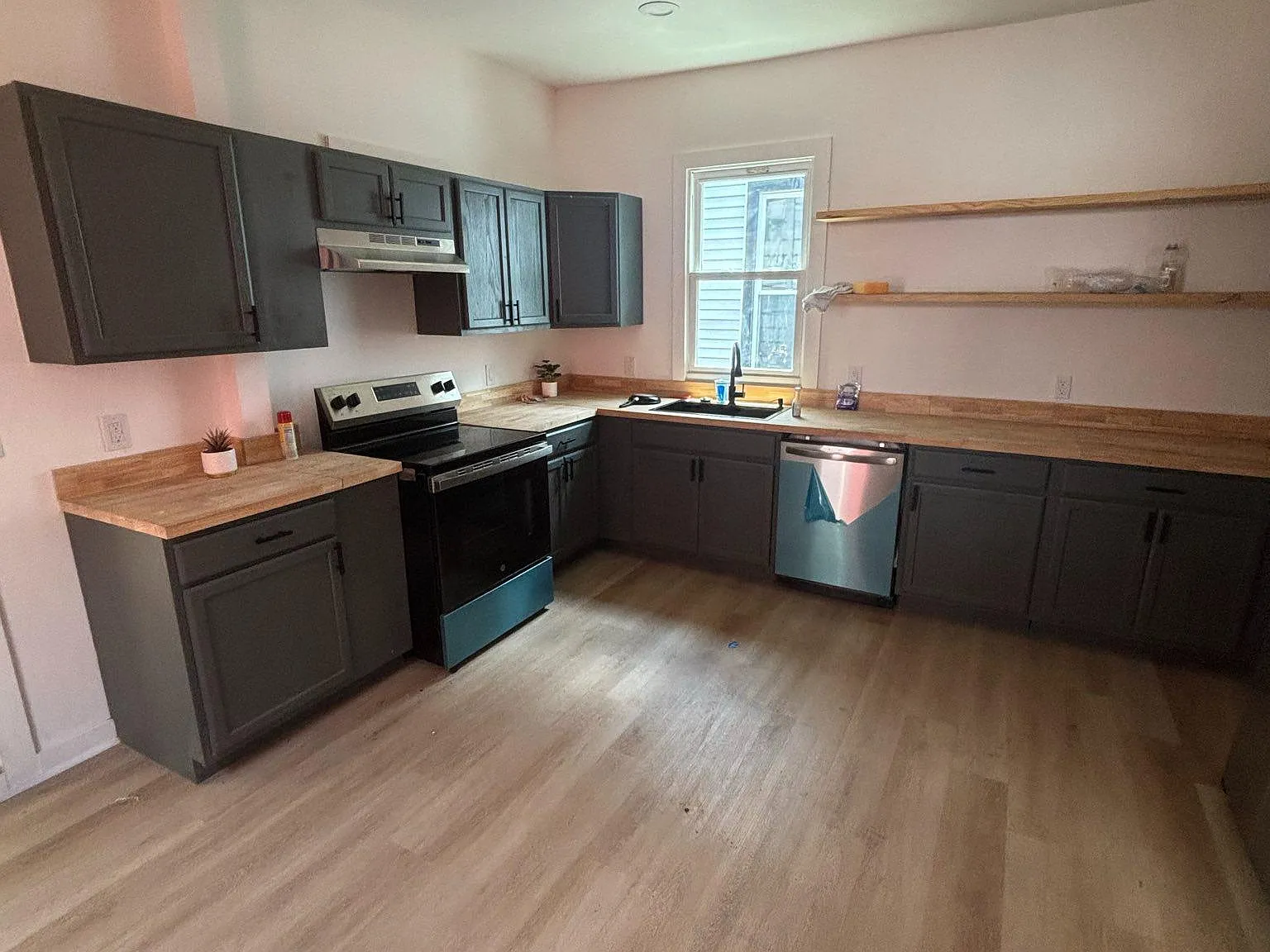 1416 Delmar Avenue - 1 — Photo 2