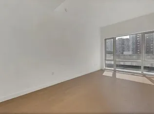 75 Park Lane 511 image 1 of 27