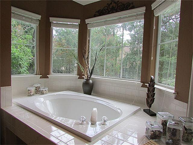 2nd image of 30 Glade Bank Pl
