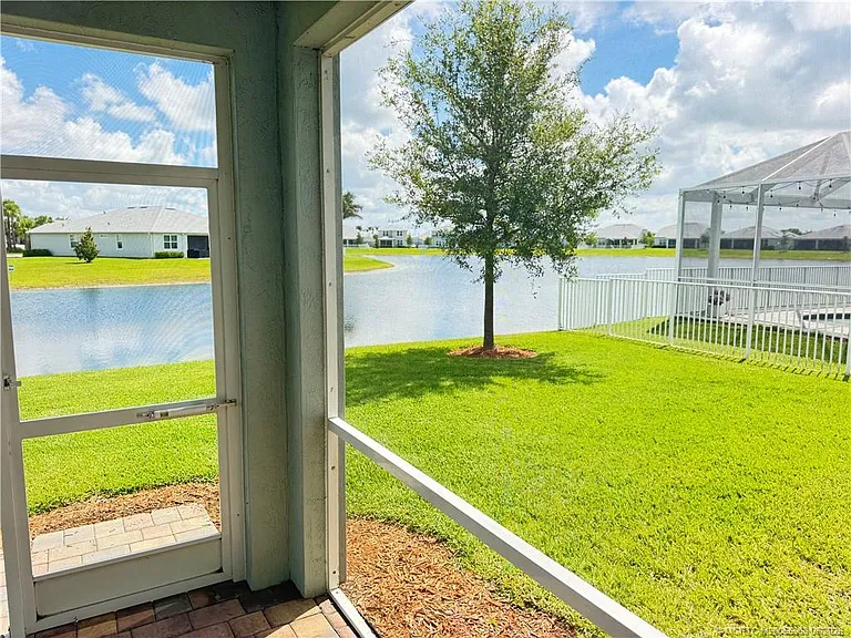 10214 SW Captiva Dr — Photo 19